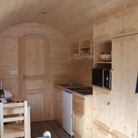 L'Insolite Jurassienne Dompierre-sur-Mont Exterior foto